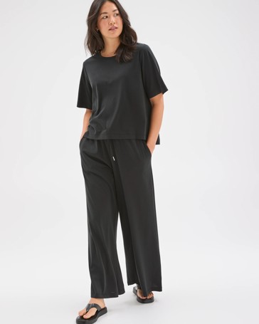 Relaxed Wide Leg Drape Pants