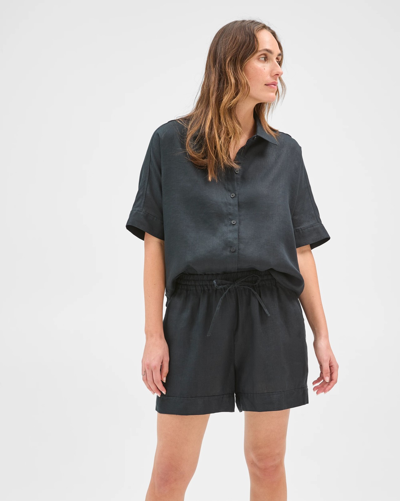 European Linen Pull On Shorts - Black 2 of 5