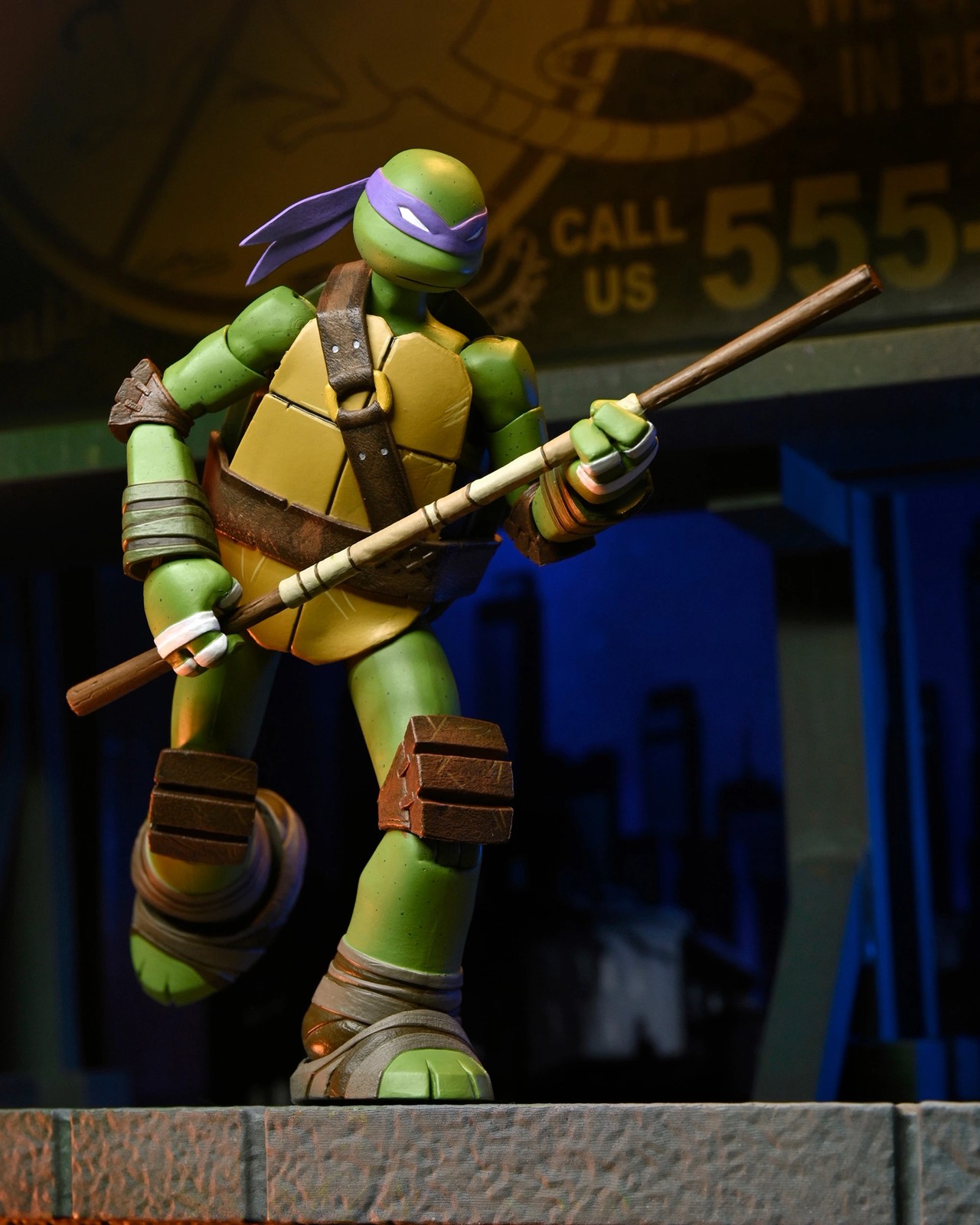 NECA TMNT Donatello Ultimate 7-Inch Scale Figurine 3 of 6
