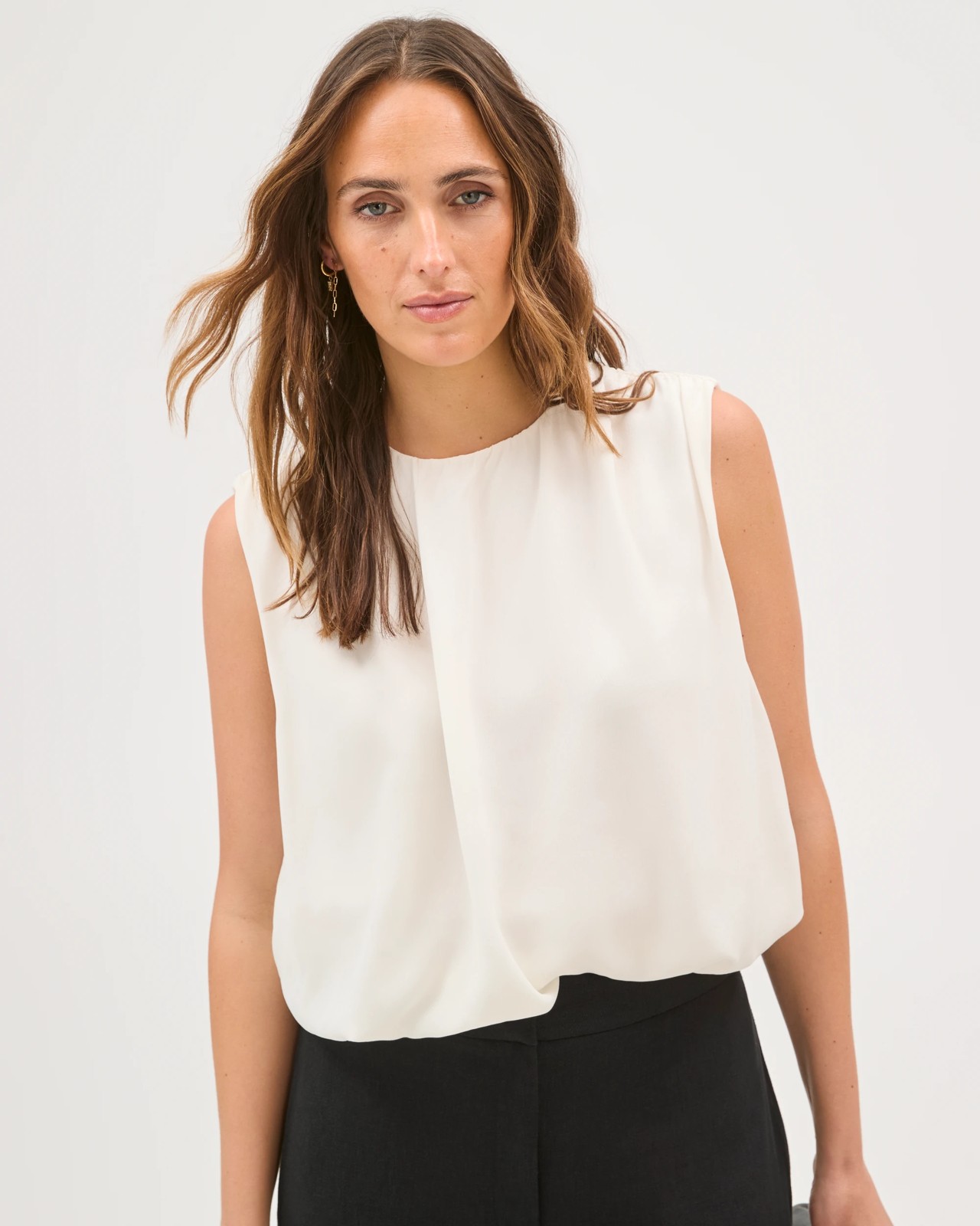 Preview Sleeveless Bubble Hem Blouse - Cloud Dancer 4 of 5