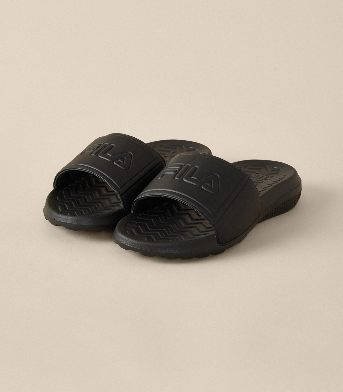 Fila deals slides target