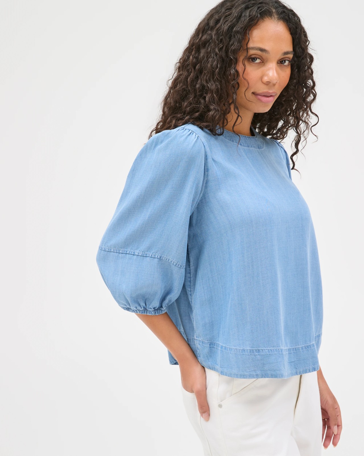 3/4 Sleeve Femme Chambray Blouse 3 of 5