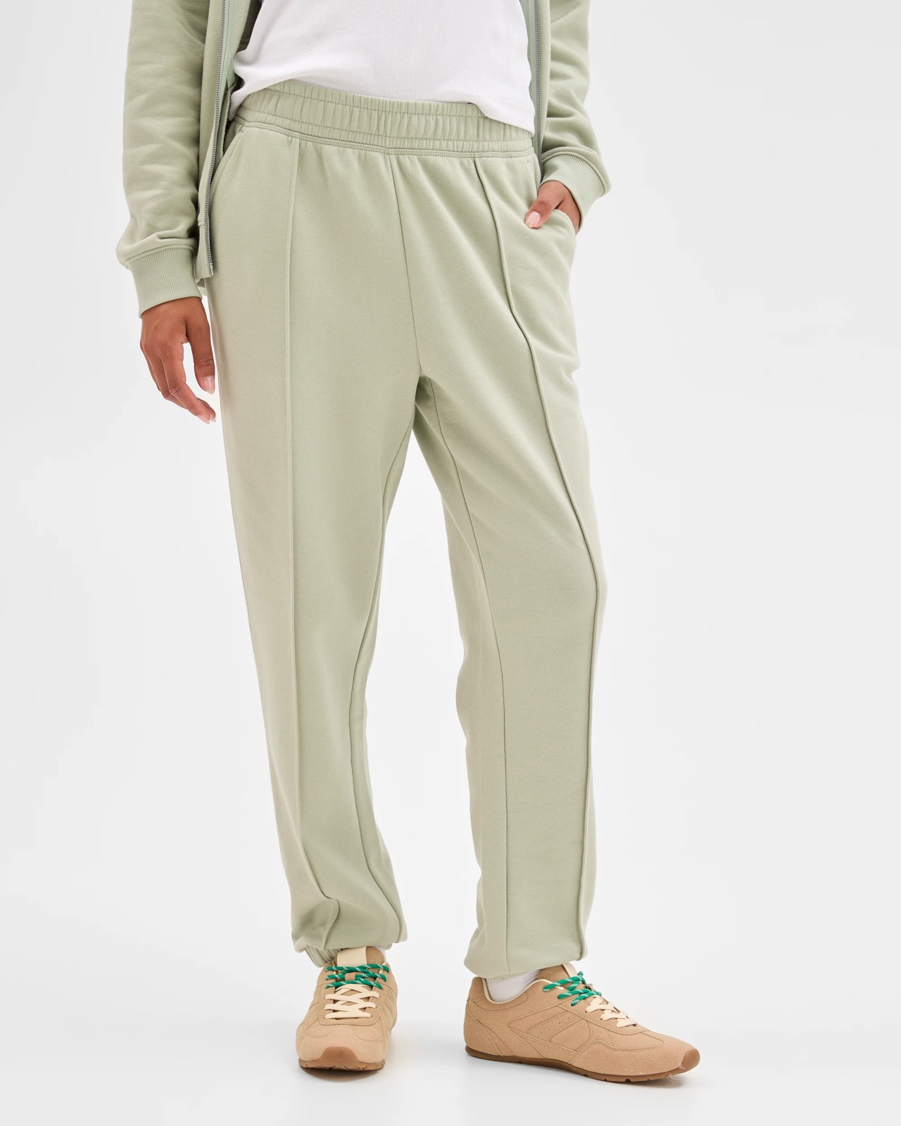 230_72083055_3+230T7208