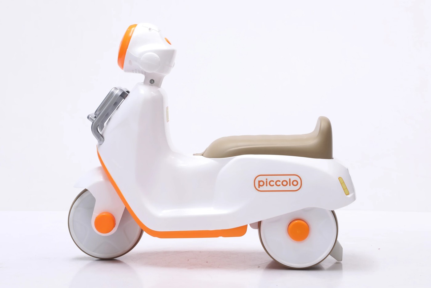Piccolo Moto Scooter 2 of 5