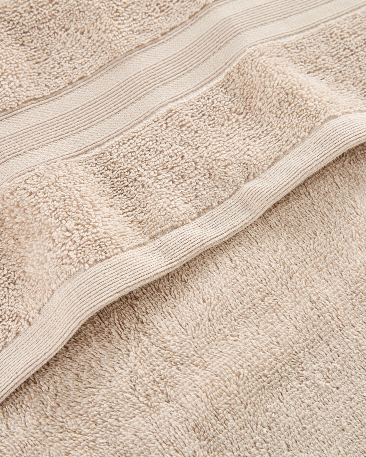 590_71696157_2+590T7169