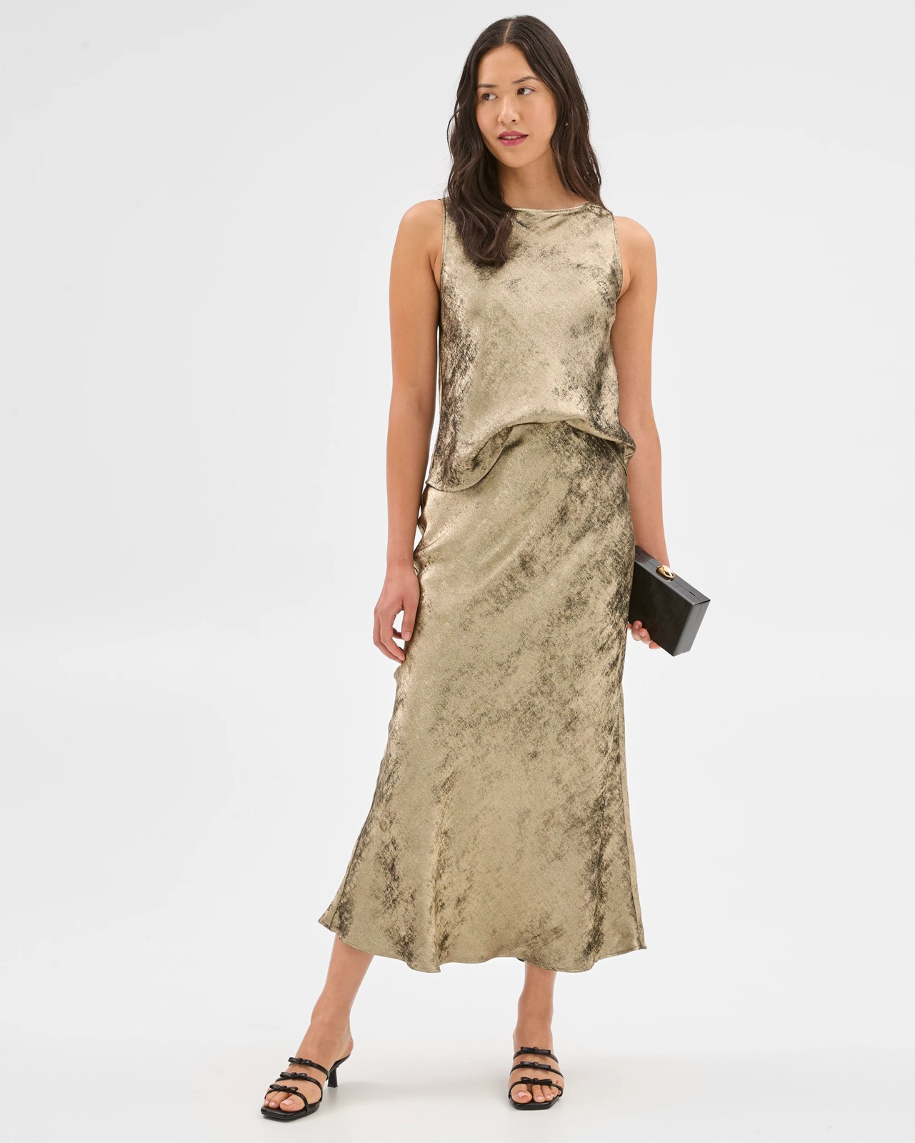 265_71564388_4+265T7156