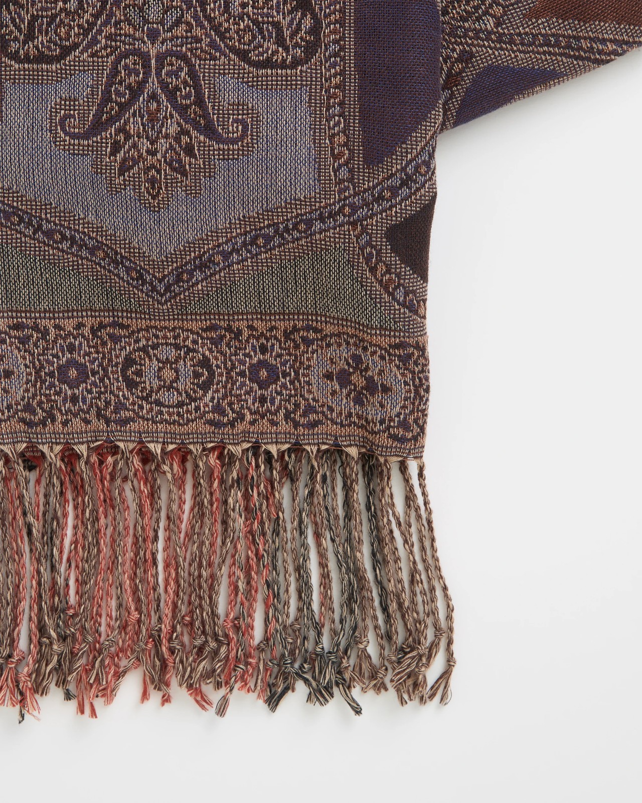 160_72396247_2+160T7239