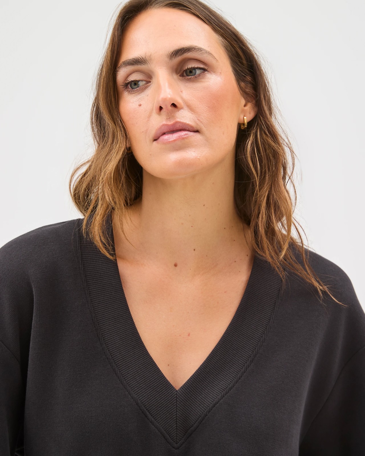 Active Australian Cotton Blend Sueded Rib V-Neck Jumper - Black 4 of 6