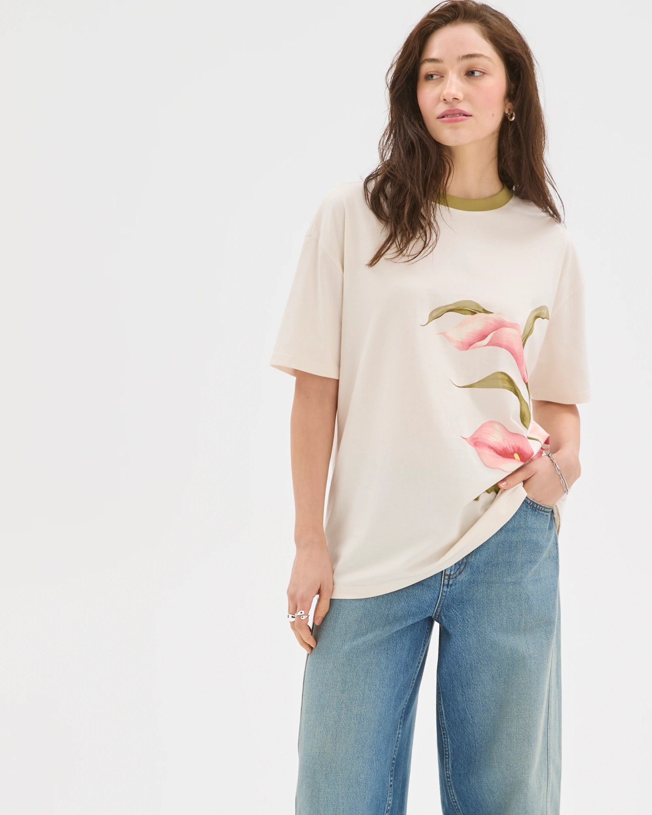 Lily Loves Australian Cotton Boyfriend T-Shirt - Neutral Calla Lilies 2 of 6