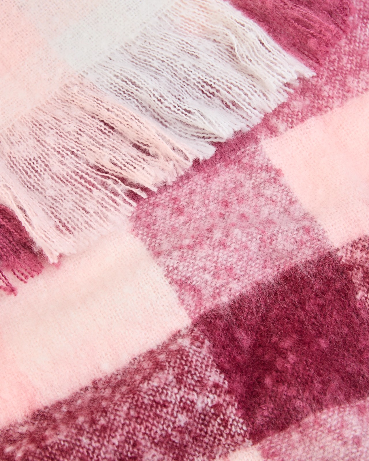 590_72165164_2+590T7216