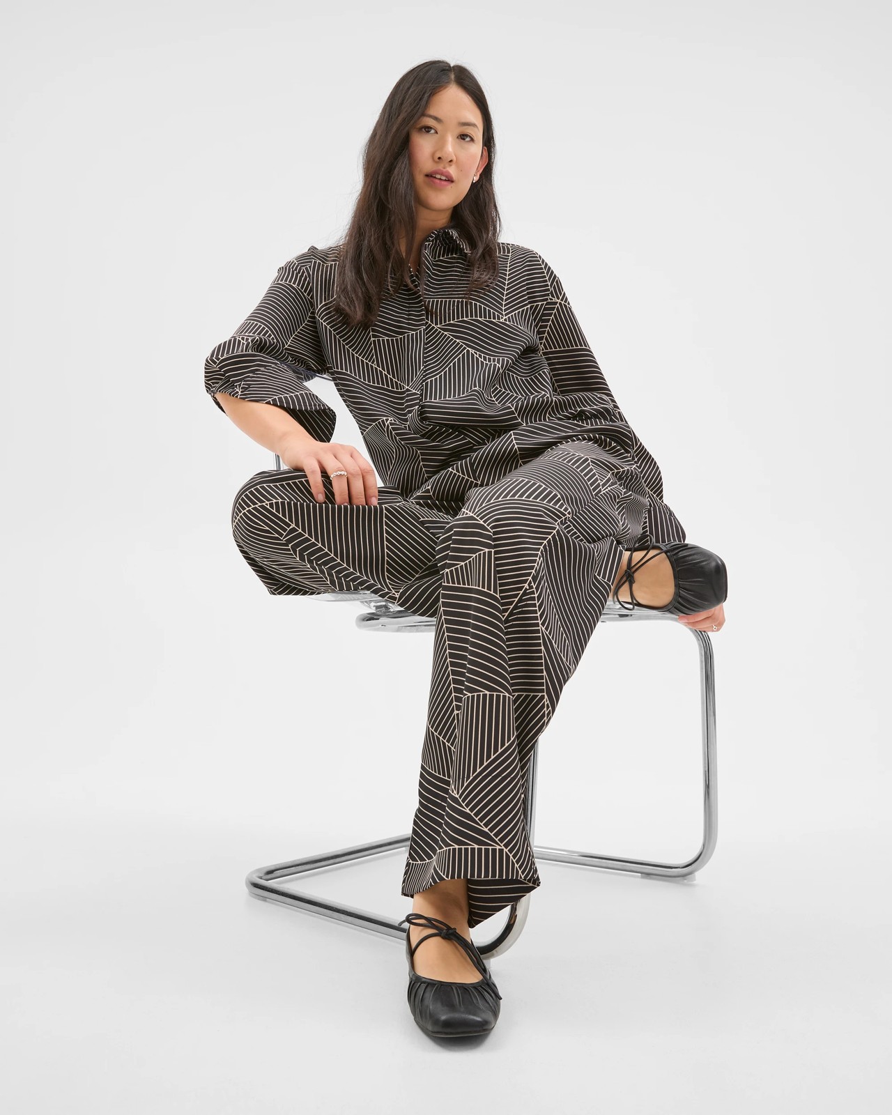 Preview Flat Front Wide Leg Pants - Black Spliced Geo 4 of 6