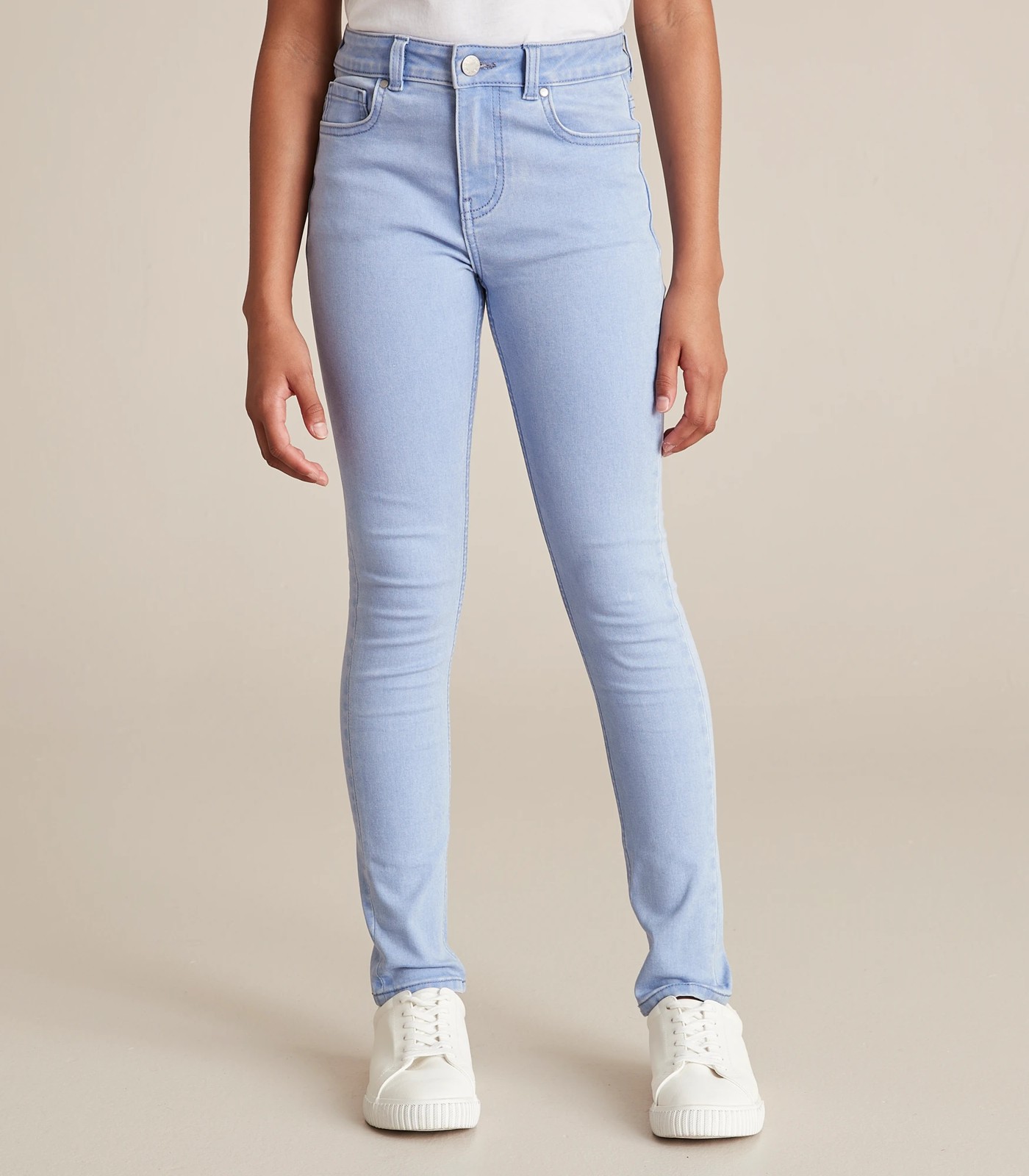 Light wash bluejeans. Hollister jeans skinny regular