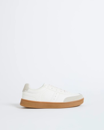 Court Sneakers