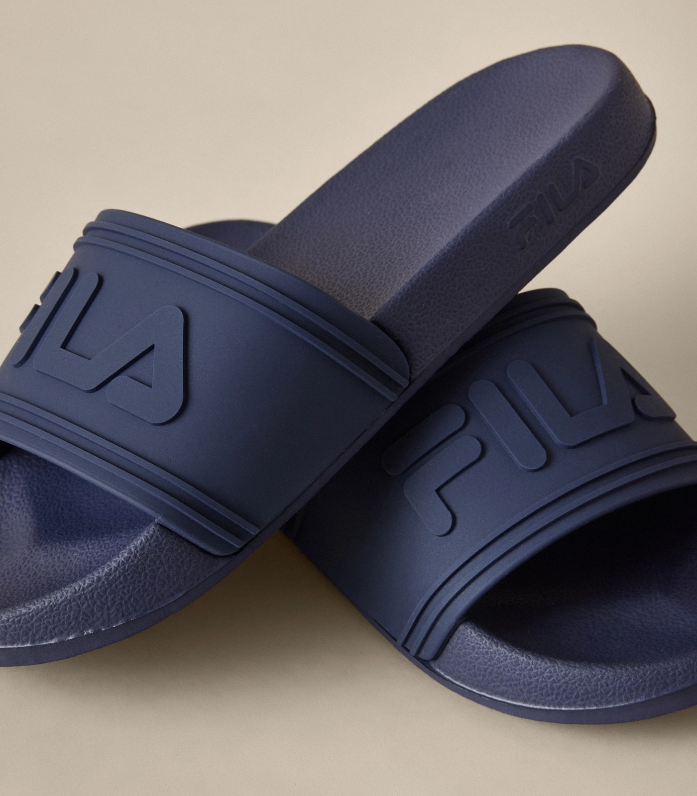 Fila hotsell blue slides