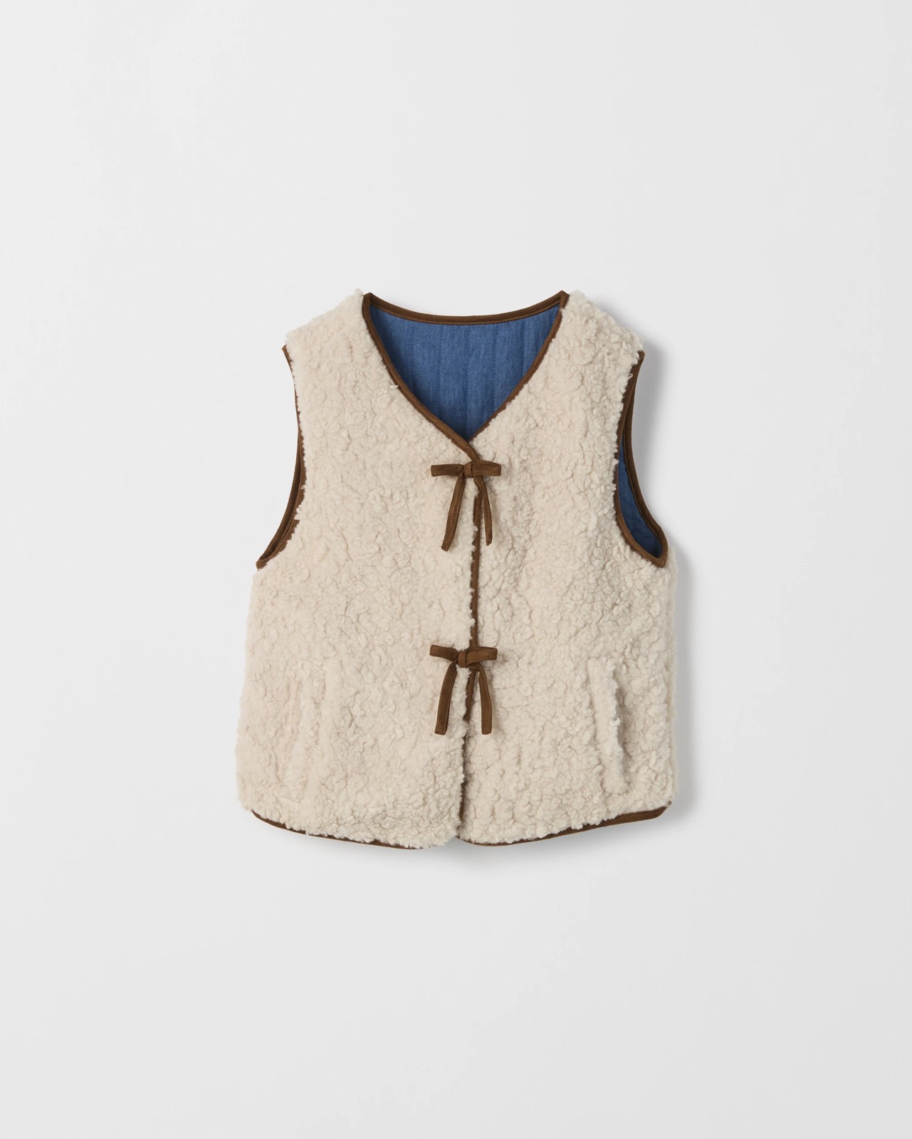 Sleeveless Reversible Vest 5 of 5