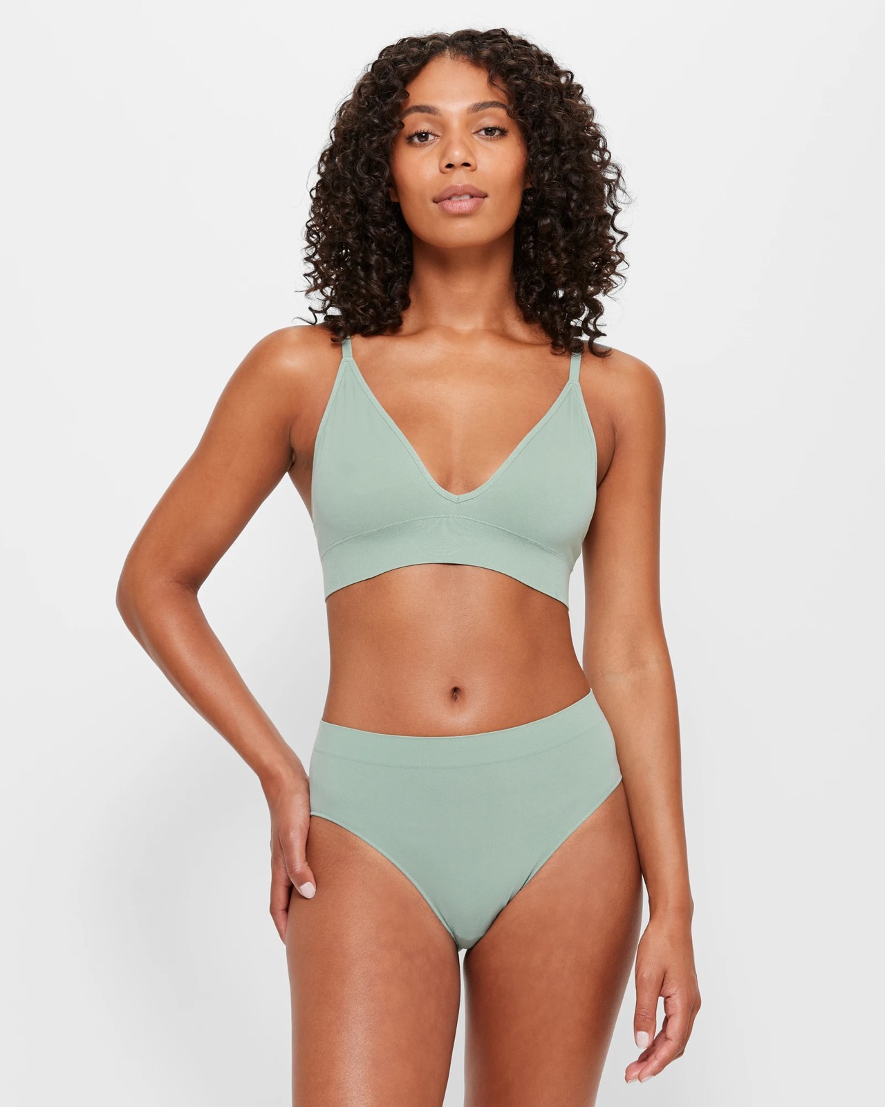 Seamless Bralette - Sage – Holden Outerwear