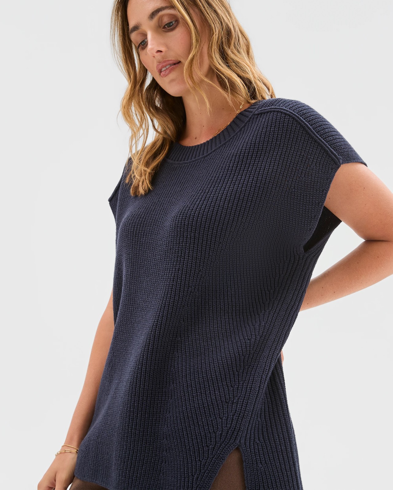 220_72081044_4+220T7208