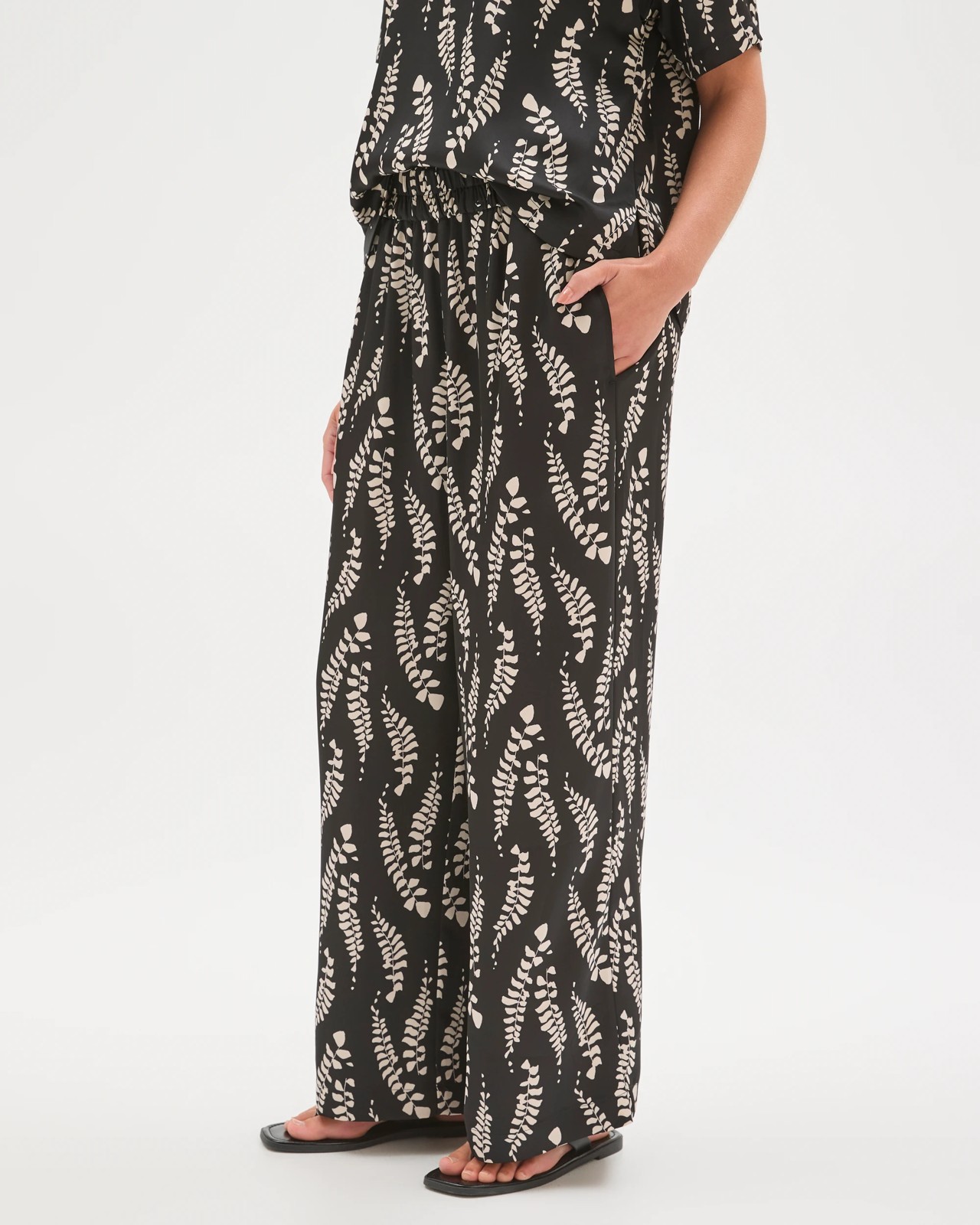 Petites Wide Leg Satin Pants - Black Leaf Print 5 of 6