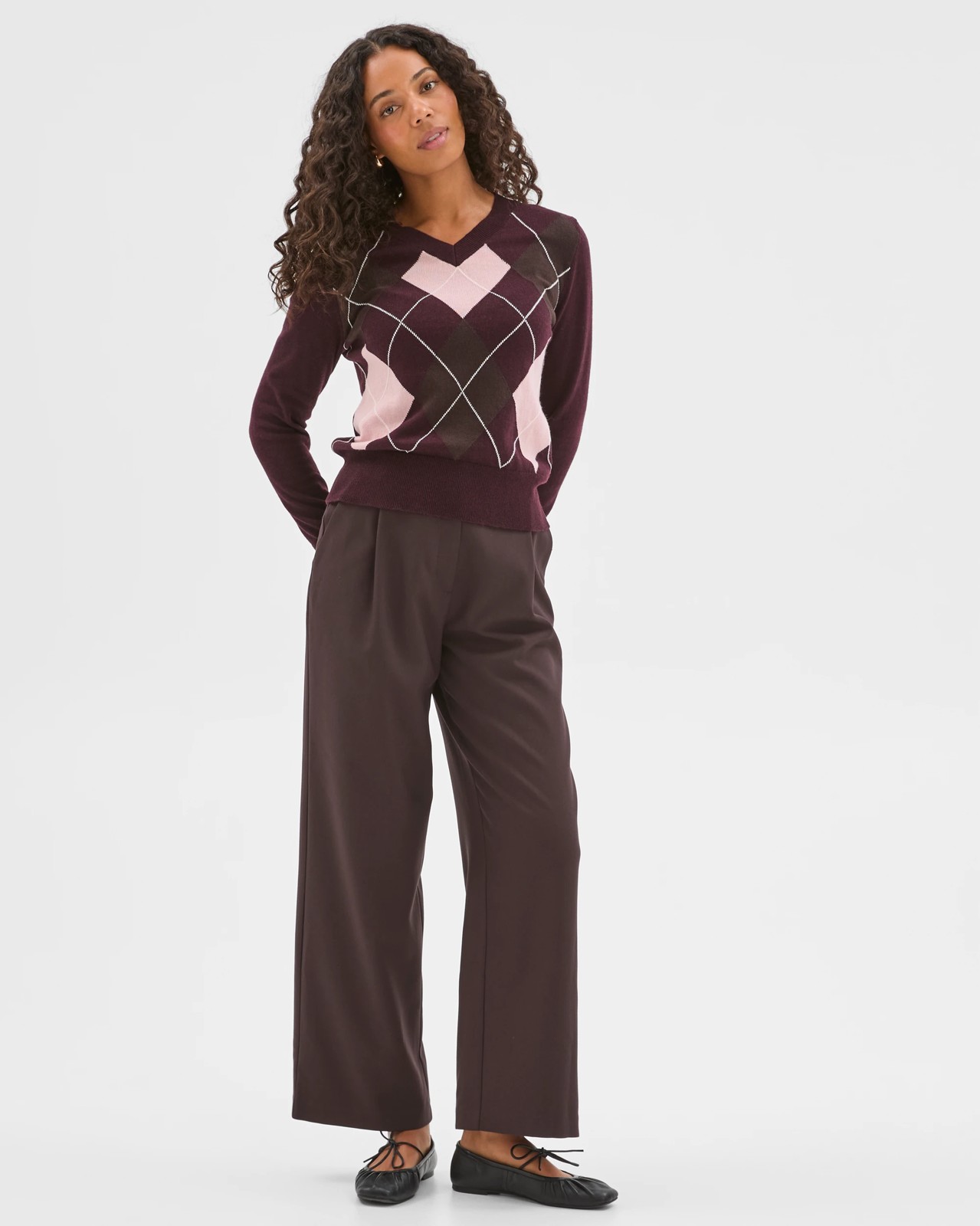 Preview Argyle V-Neck Jumper - Pinot 3 of 5