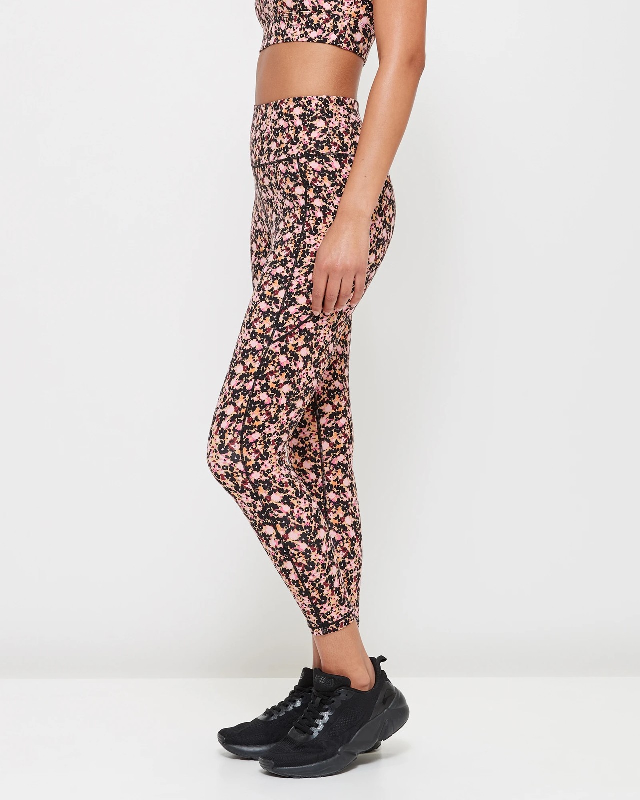 230_67829767_3+25D587