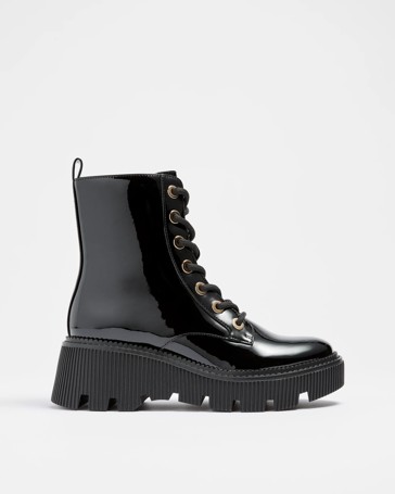 Womens Chunky Ribbed Sole Lace Up Boot - Benja