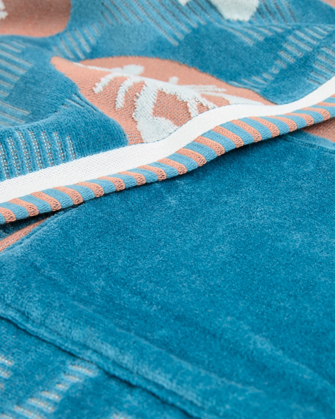 Australian Cotton Jacquard Pocket Beach Towel - Lobster 2 of 2