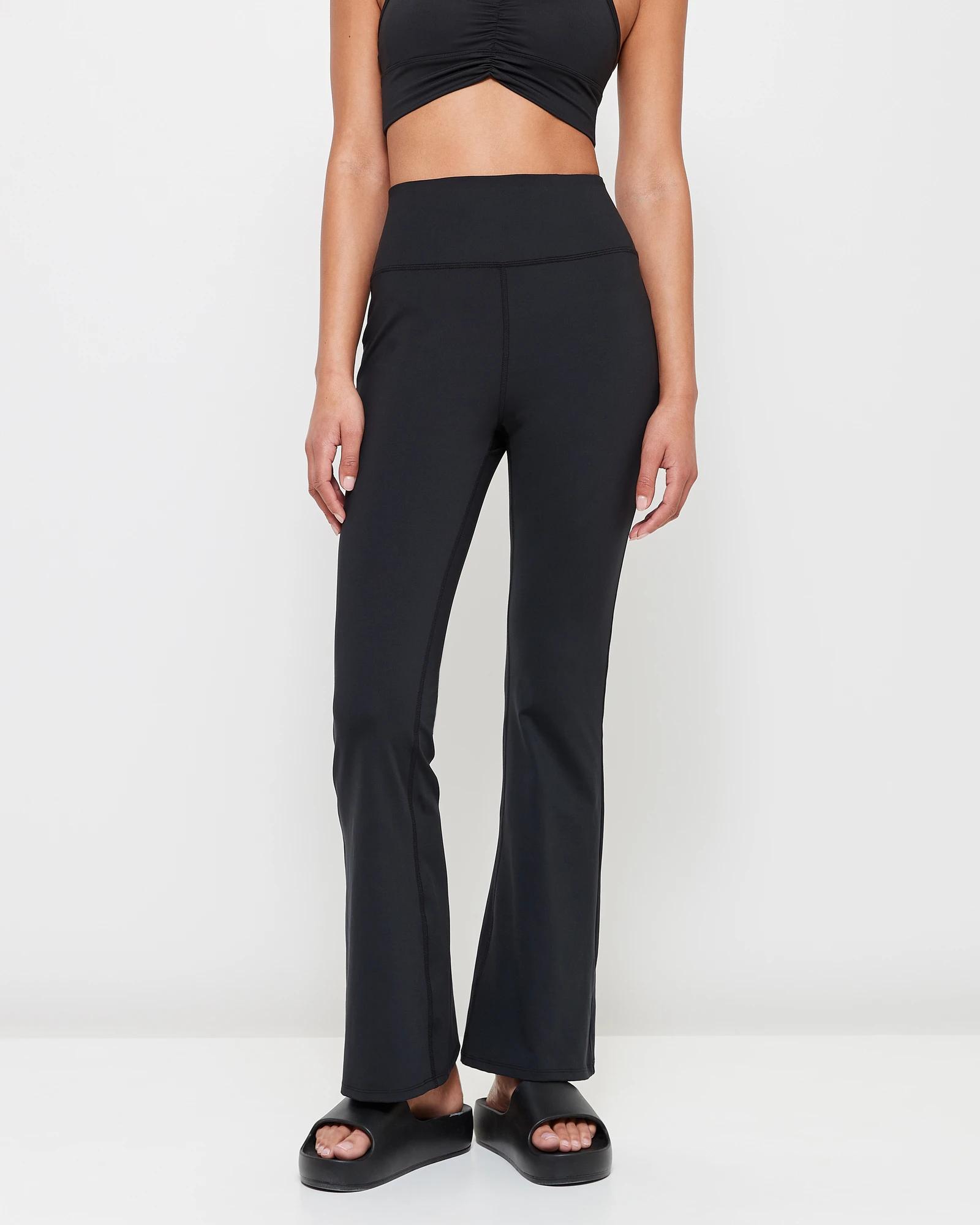 Black Flare Pants - Simples