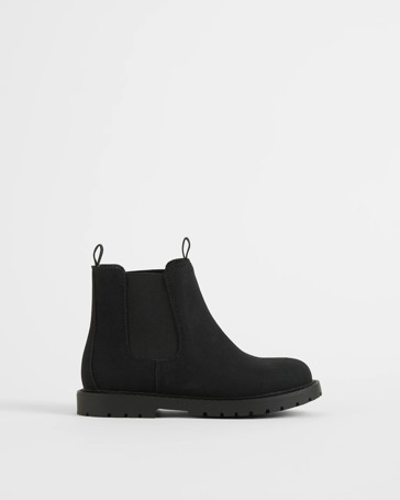 Elastic Chelsea Boot
