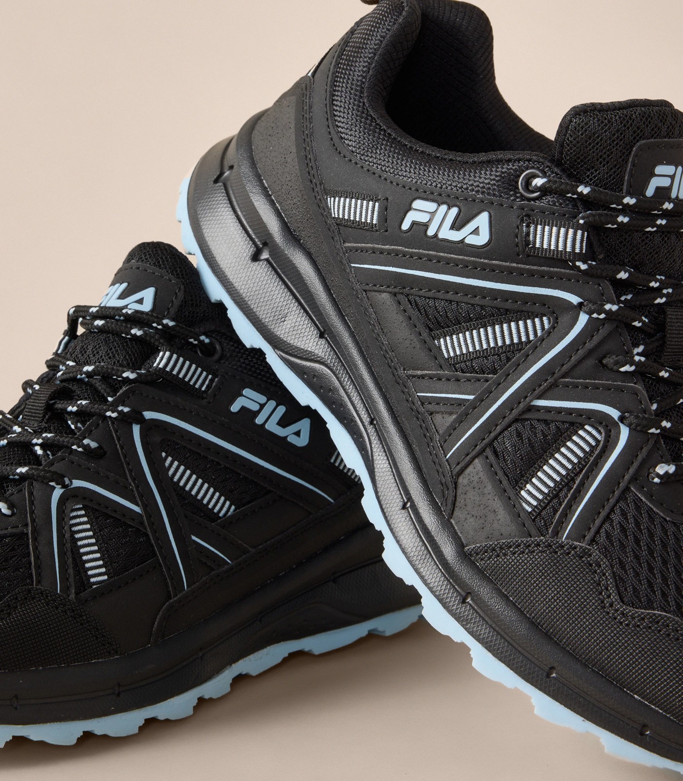 Fila Womens Andria Trail Sneakers - Black/Blue