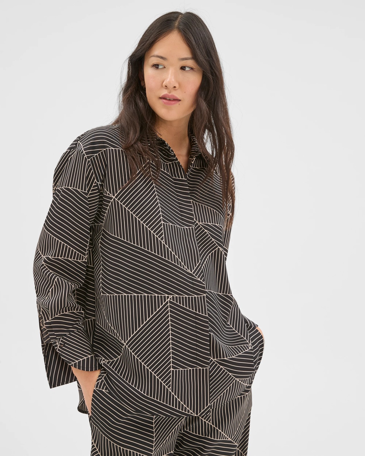 Preview Long Sleeve Set Dressing Shirt - Black Spliced Geo 3 of 6