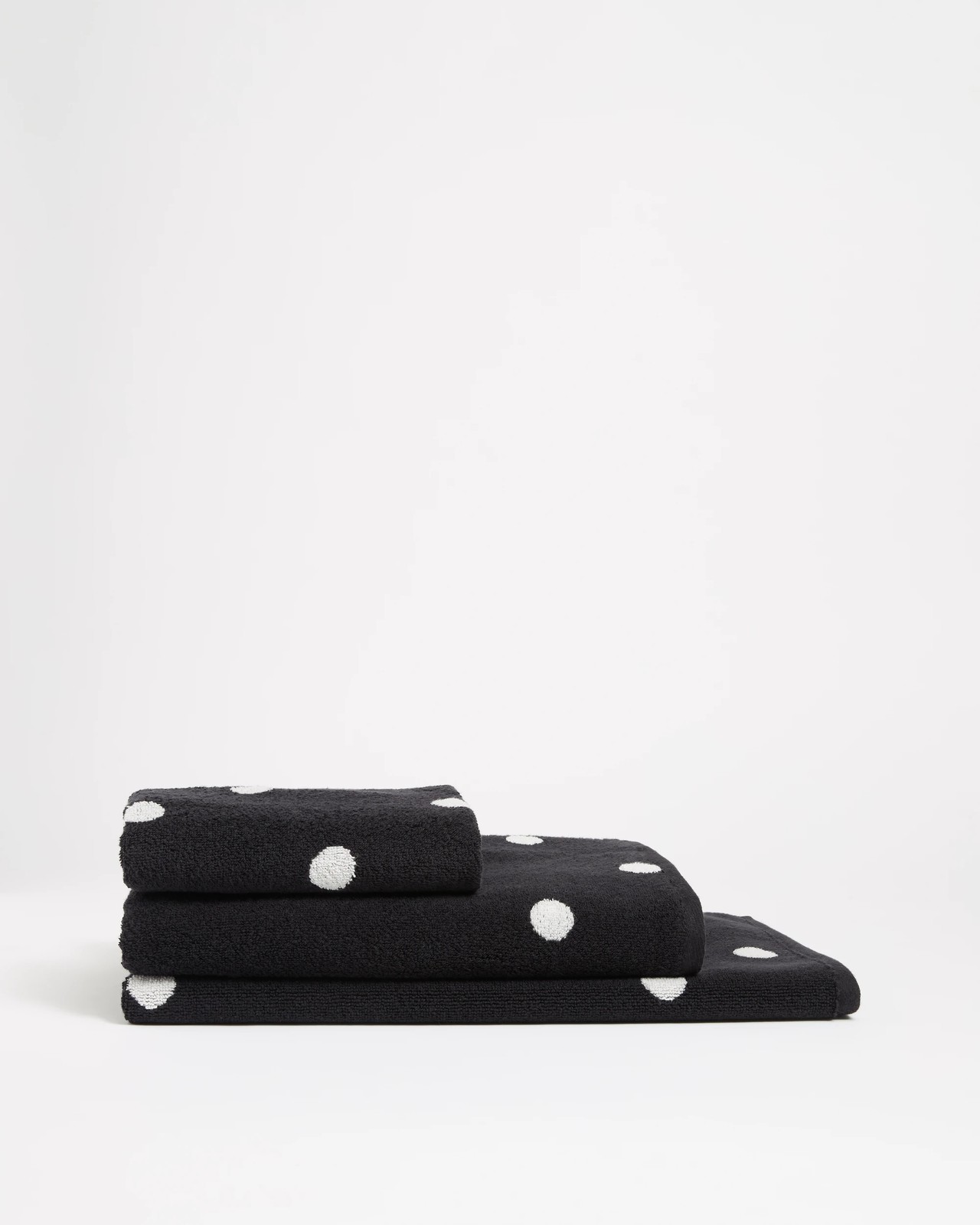 Senna Australian Cotton Polka Dot Bath Towel - Black Beauty 2 of 3