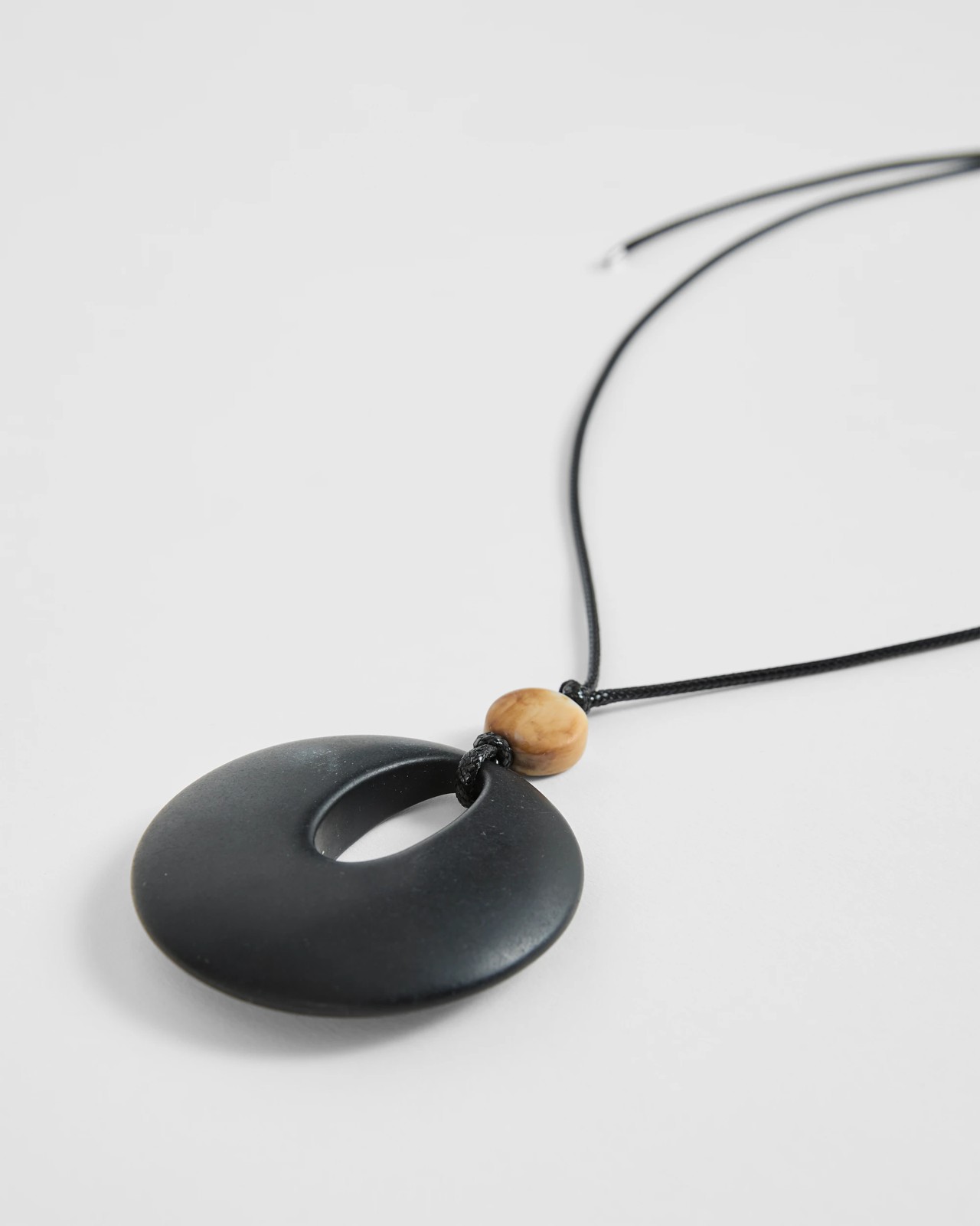 Disc Pendant Necklace 2 of 2