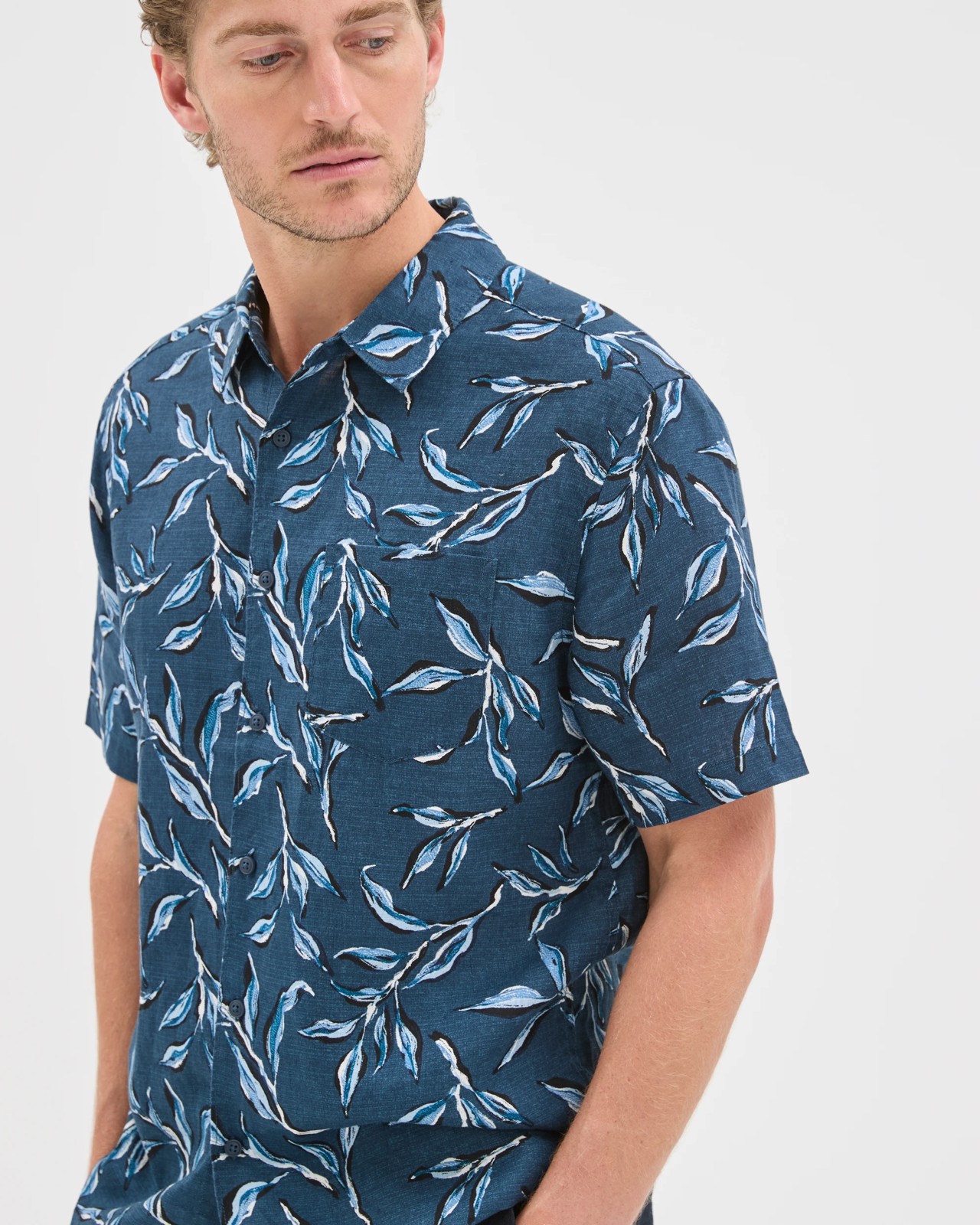 European Linen Short Sleeve Printed Shirt 4 of 6