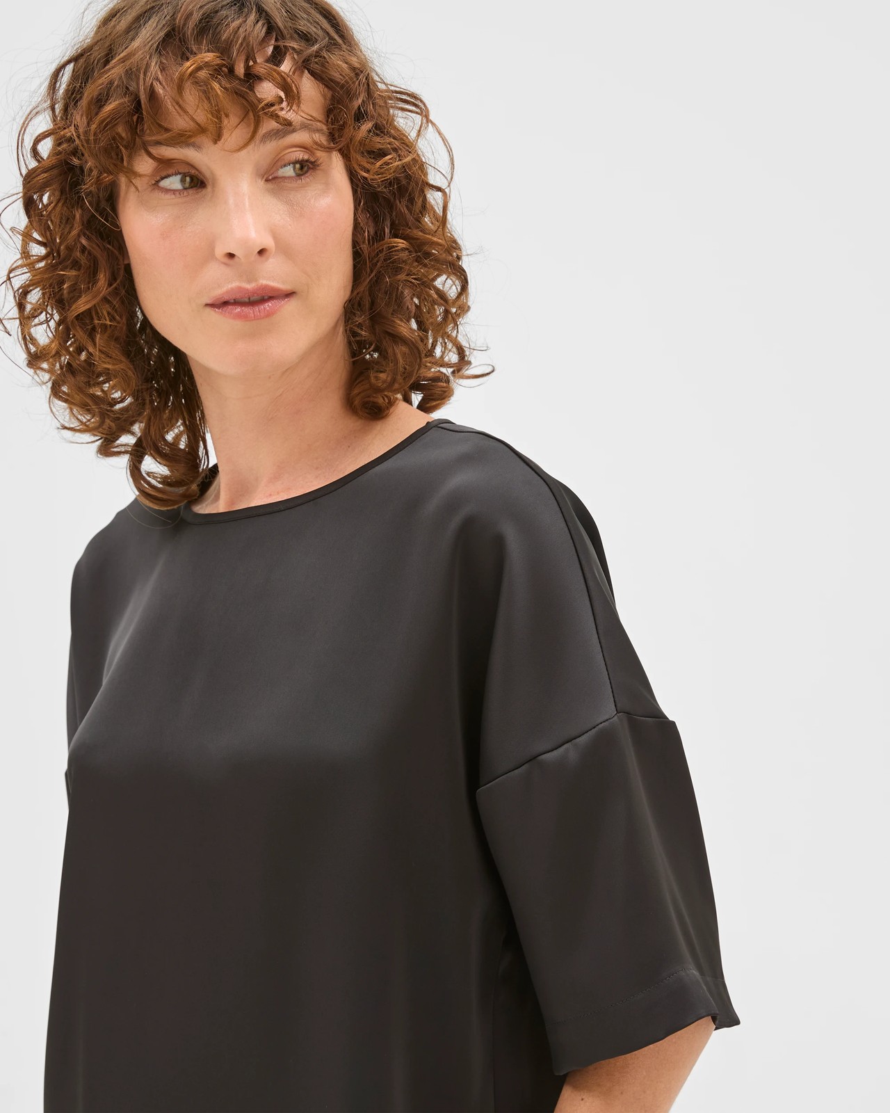 Preview Kali Satin Boxy T-Shirt - Black 3 of 6