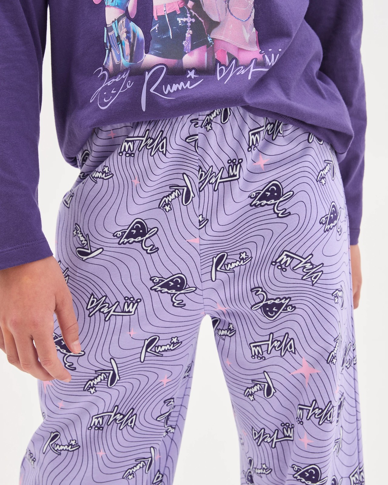 KPop Demon Hunters Huntrix Pyjama Set 4 of 6