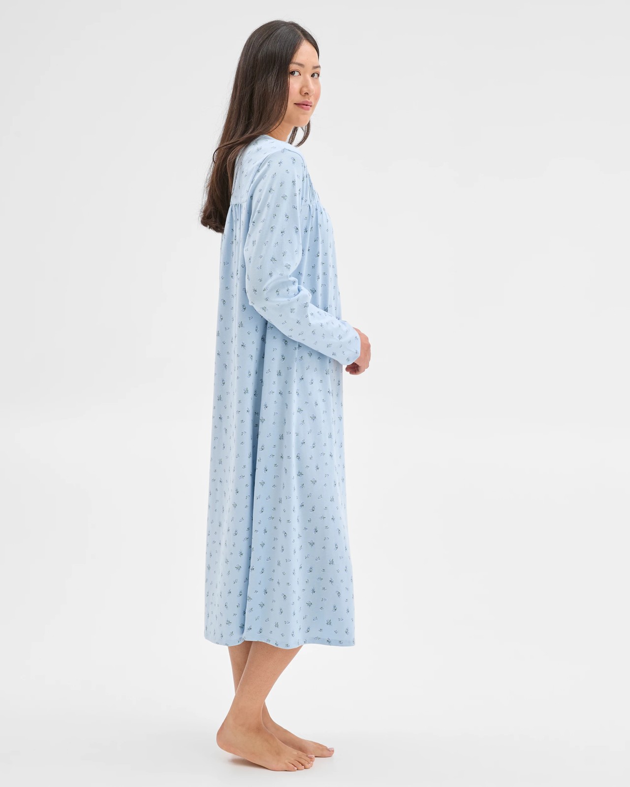 Australian Cotton Long Sleeve Traditional Pintuck Nightie - Blue Bow 2 of 6