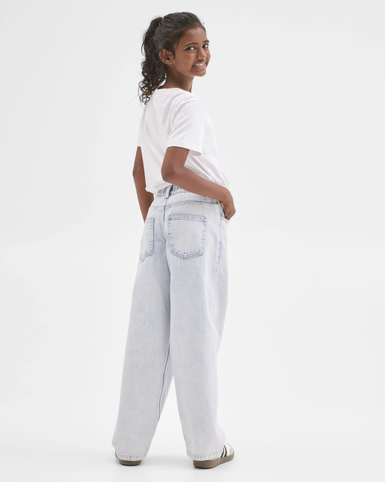 320_71969411_4+320T7196