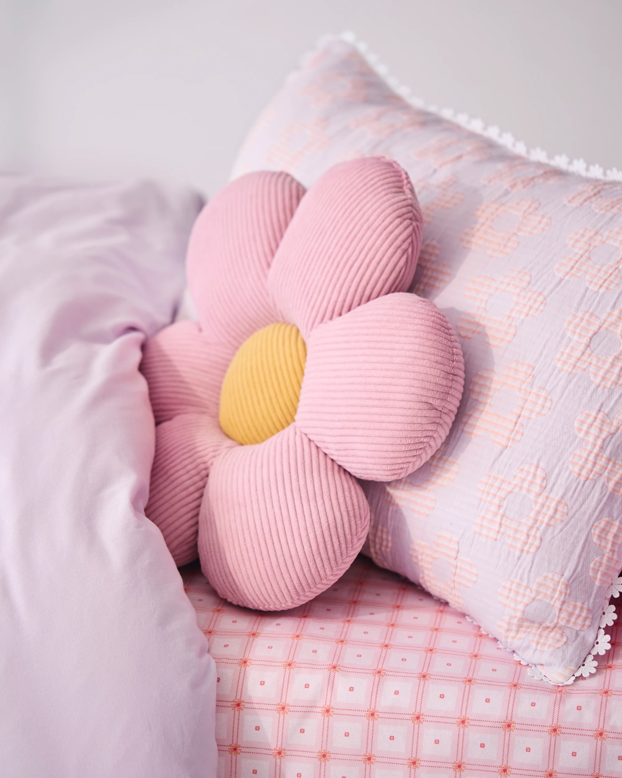 Kids Jasmin Textured Daisy Quilt Cover Set 6 of 6