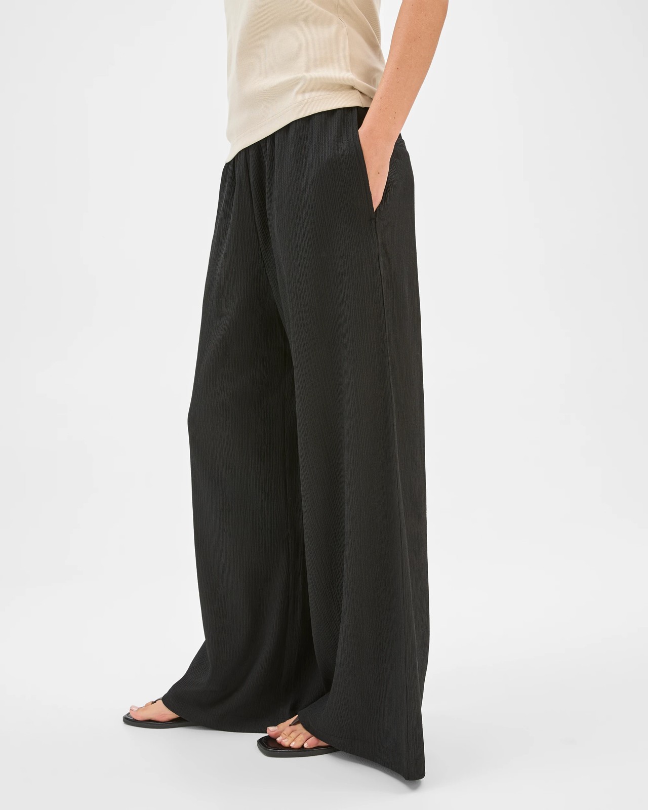 Pull On Textured Wide Leg Pants - Black 3 of 5
