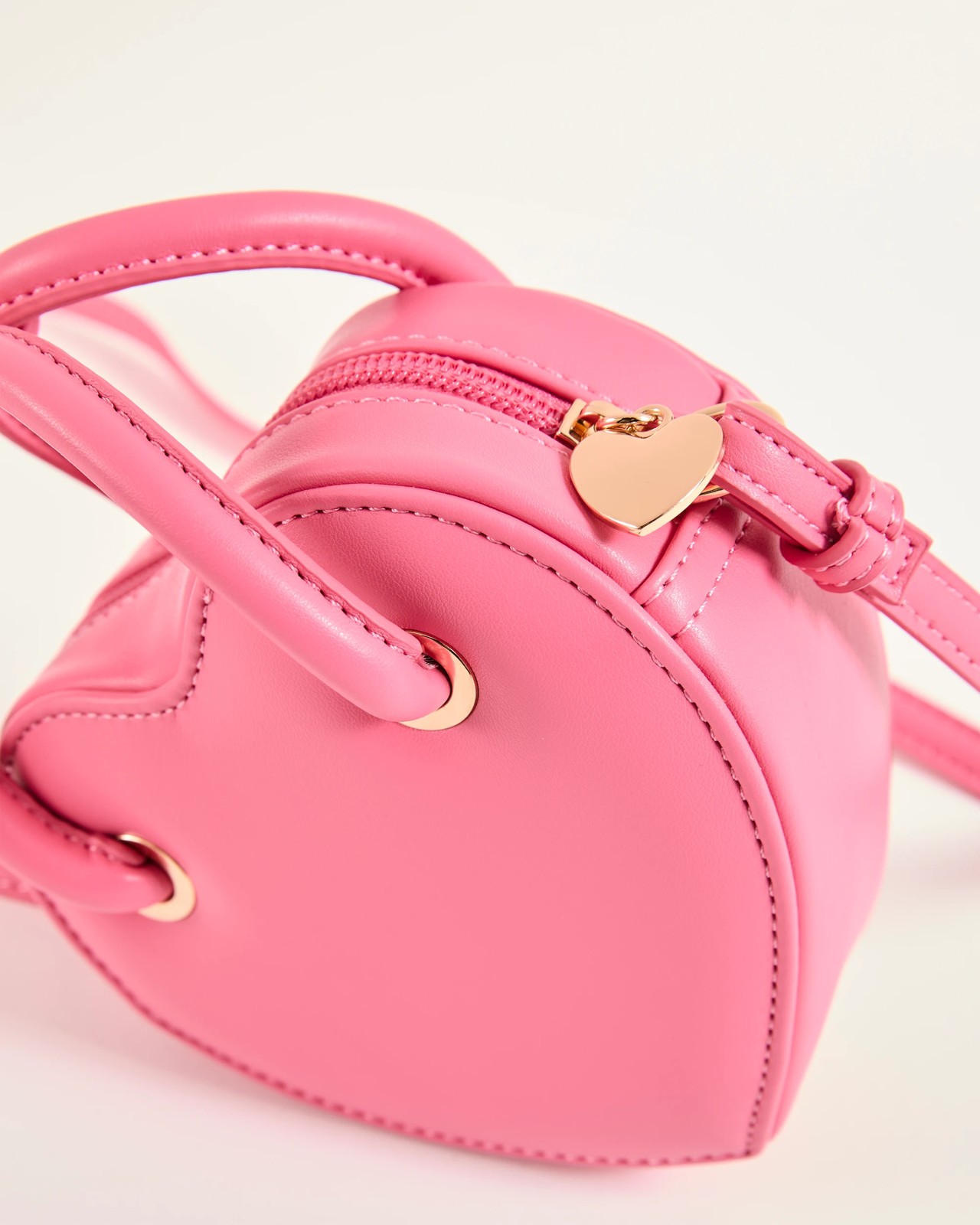 160_71832098_2+160T7183