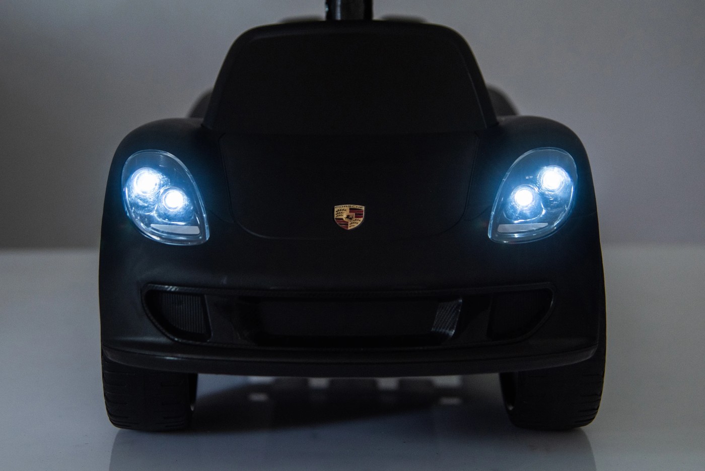 Porsche Carrera GT Foot-to-Floor Ride-On 2 of 6