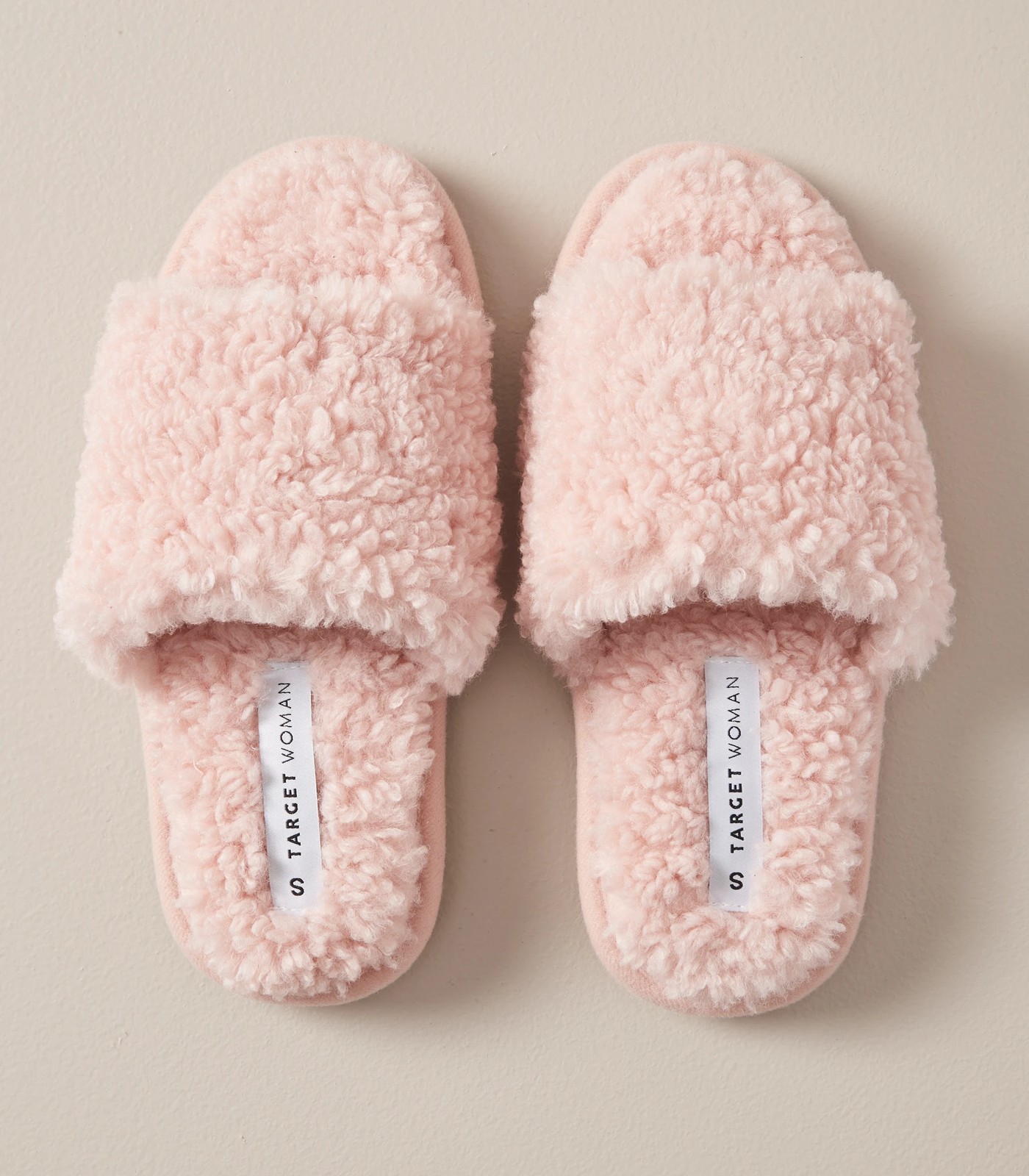 Slide slippers target new arrivals