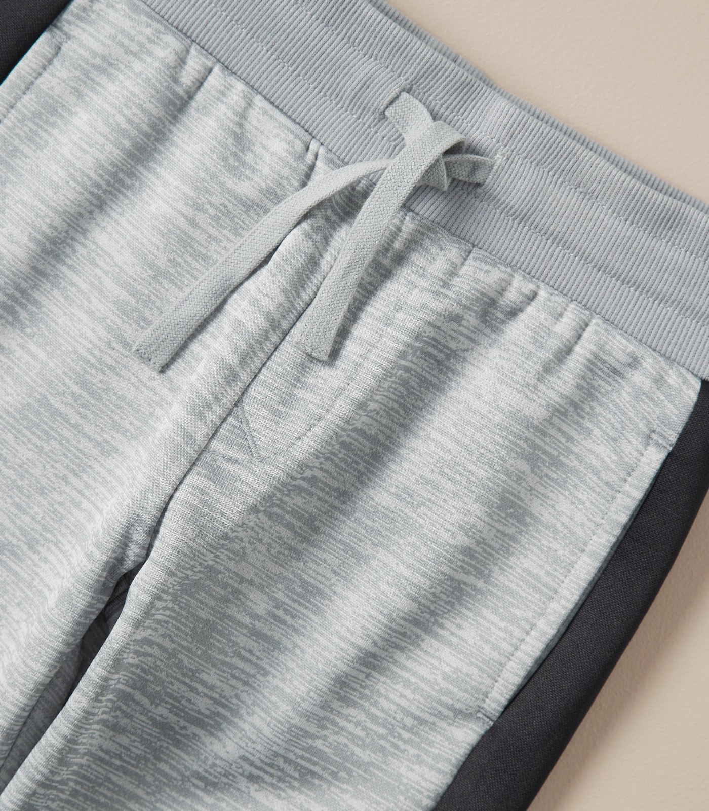 Active Fashion Slim Trackpants 4 of 5