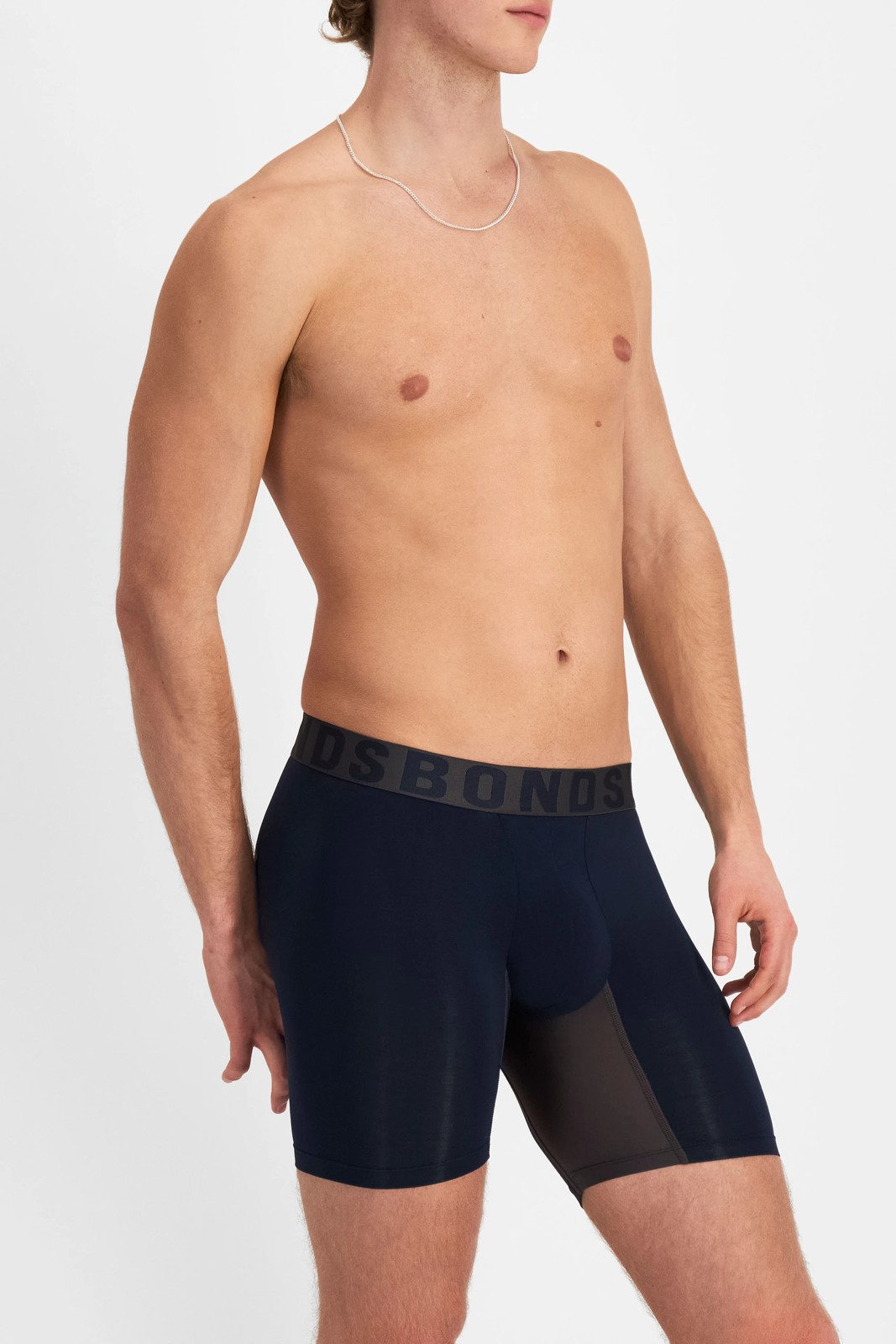 72282182-IMG-002_MWB6_NLW