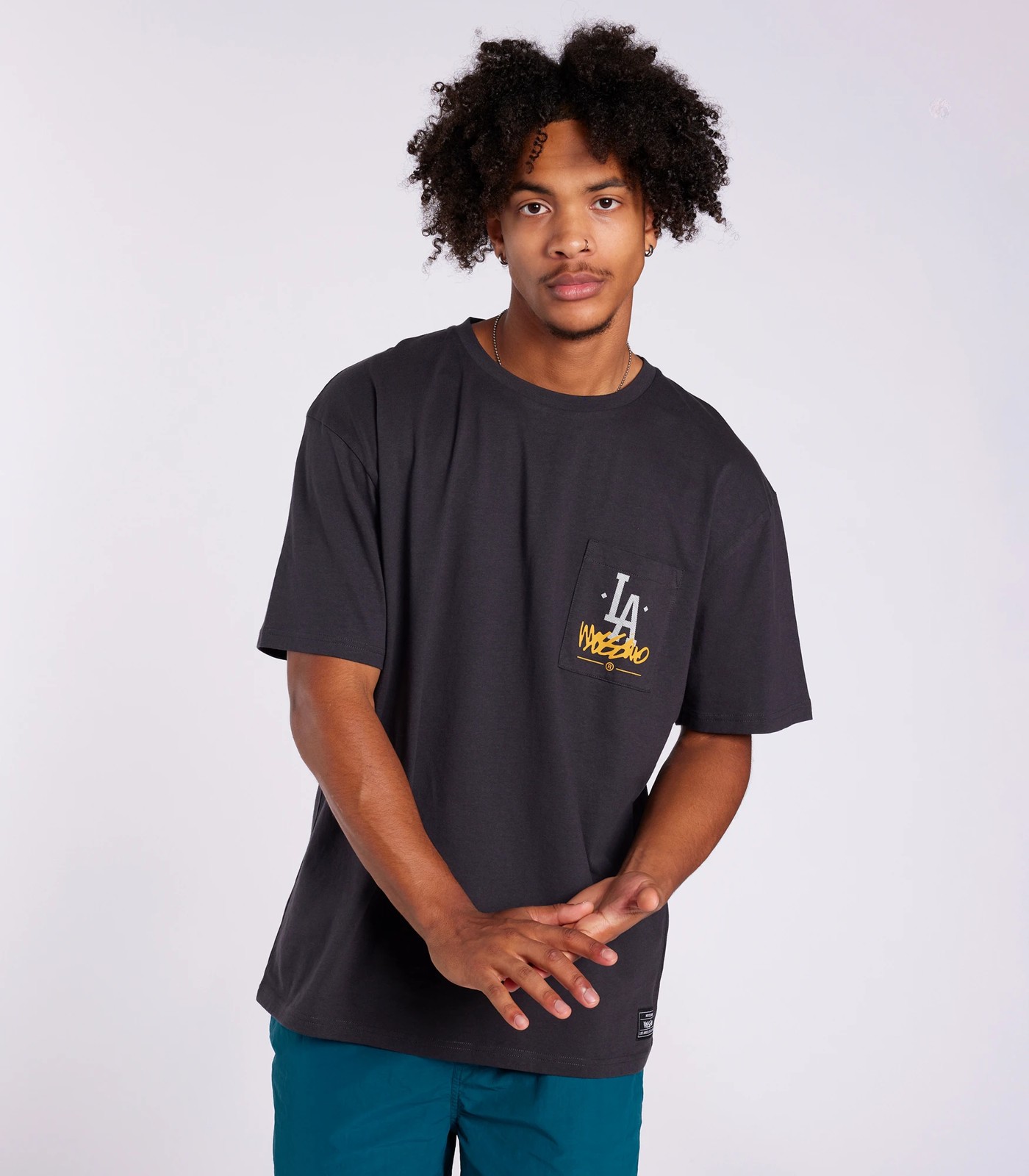 67899203-IMG-000