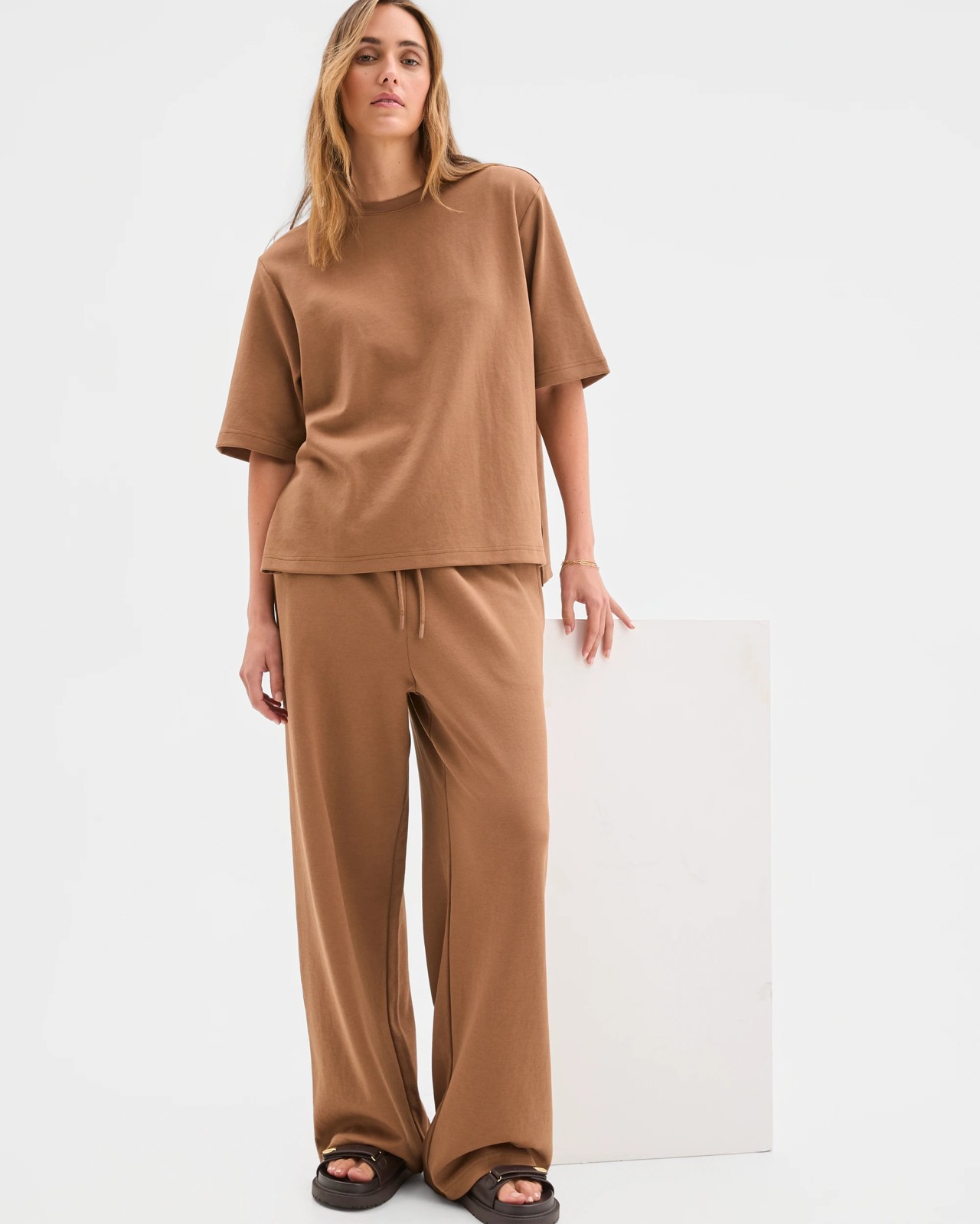 220_72102053_2+220T7210