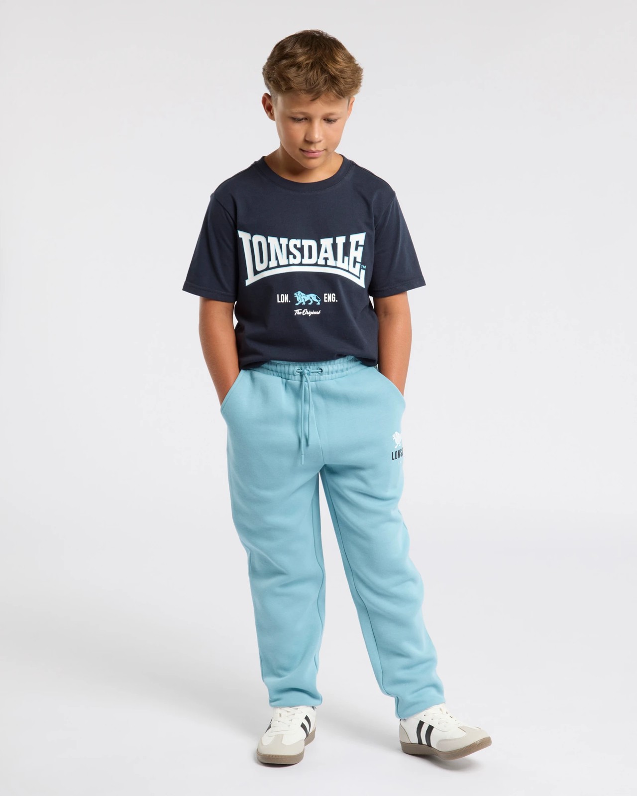 70735598-IMG-000