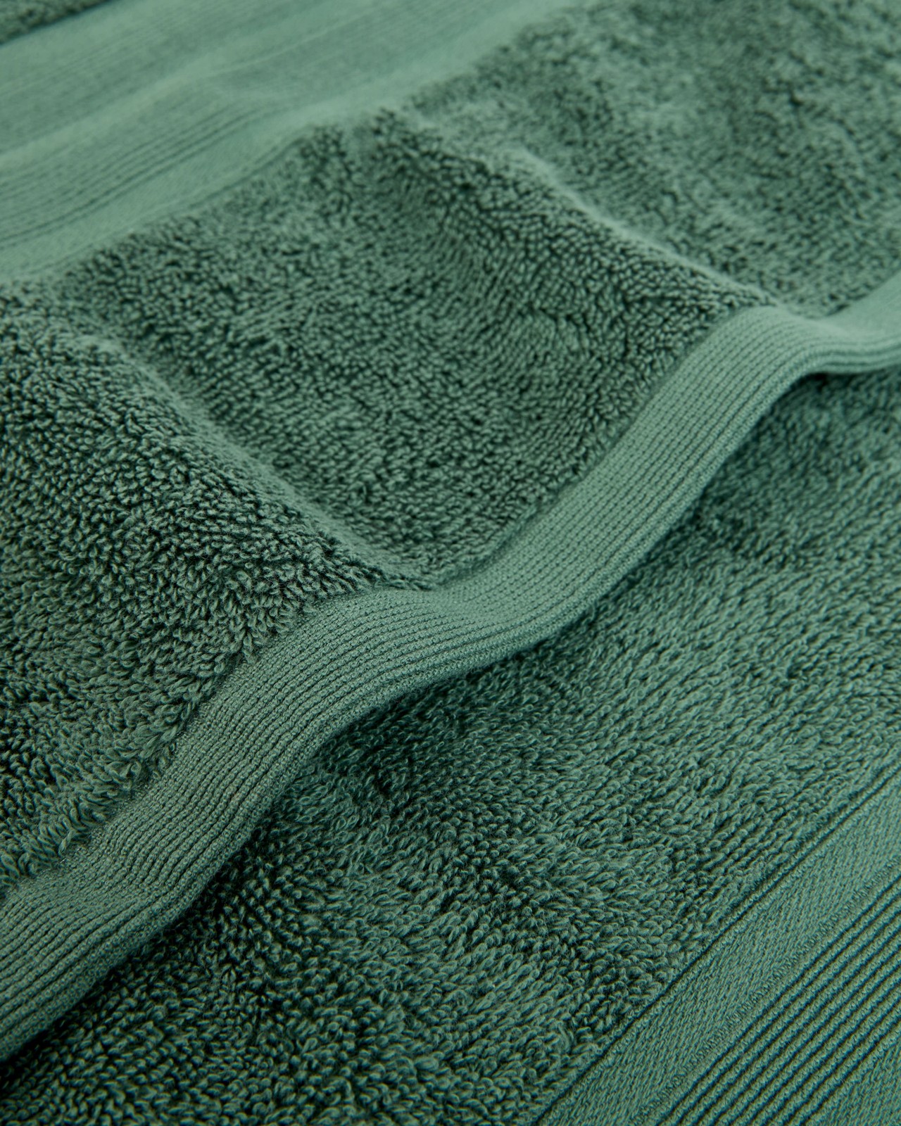 590_71696225_3+590T7169