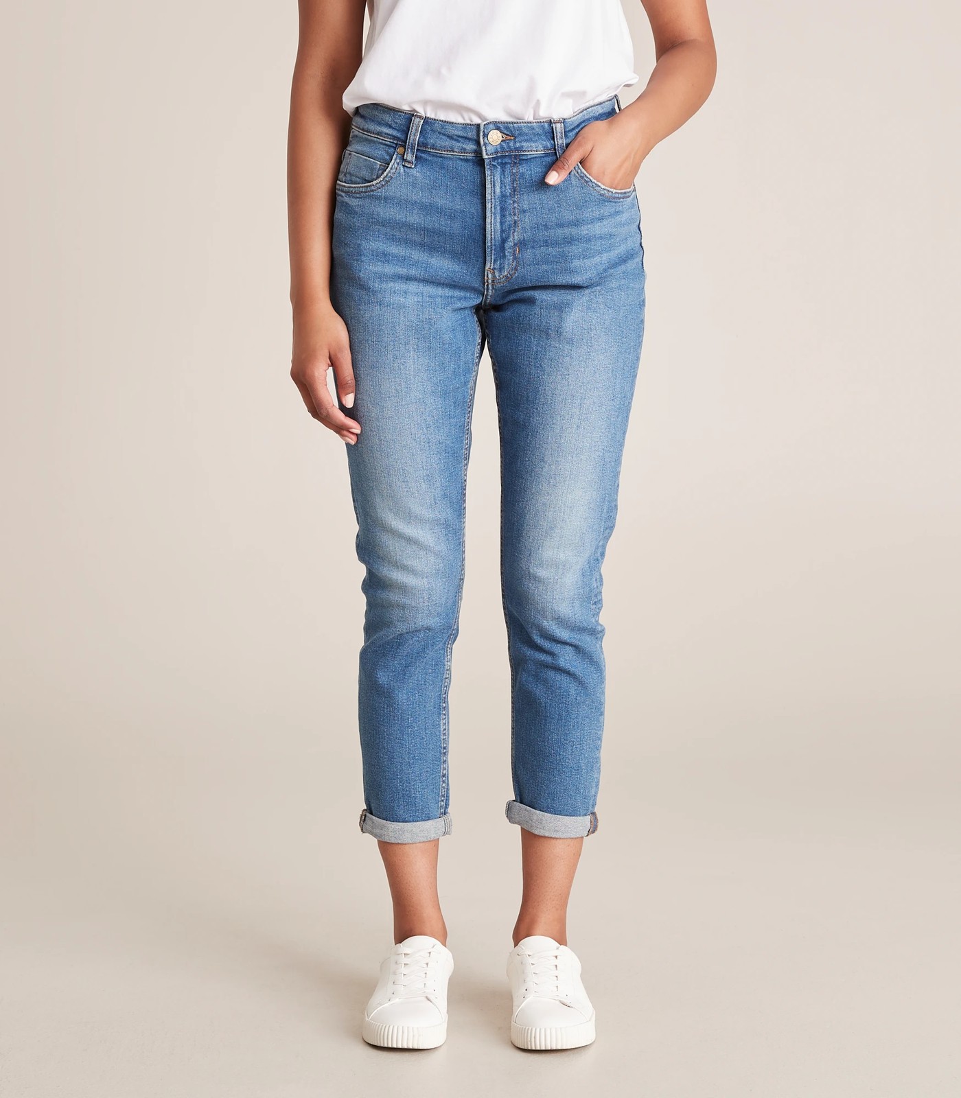 Tash Mid Rise Ankle Length Girlfriend Jeans