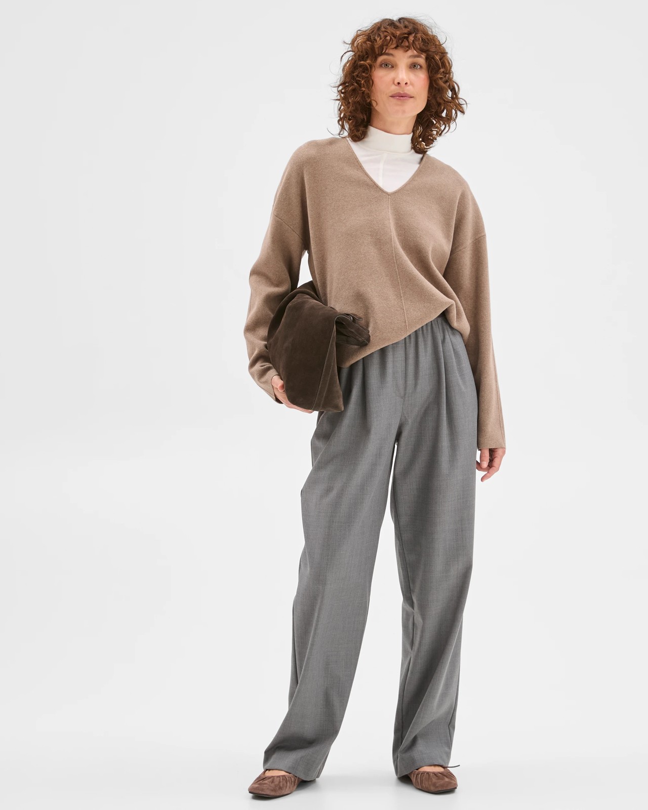 Preview Australian Cotton Blend Polished V-Neck Jumper - Moon Grey 2 of 5